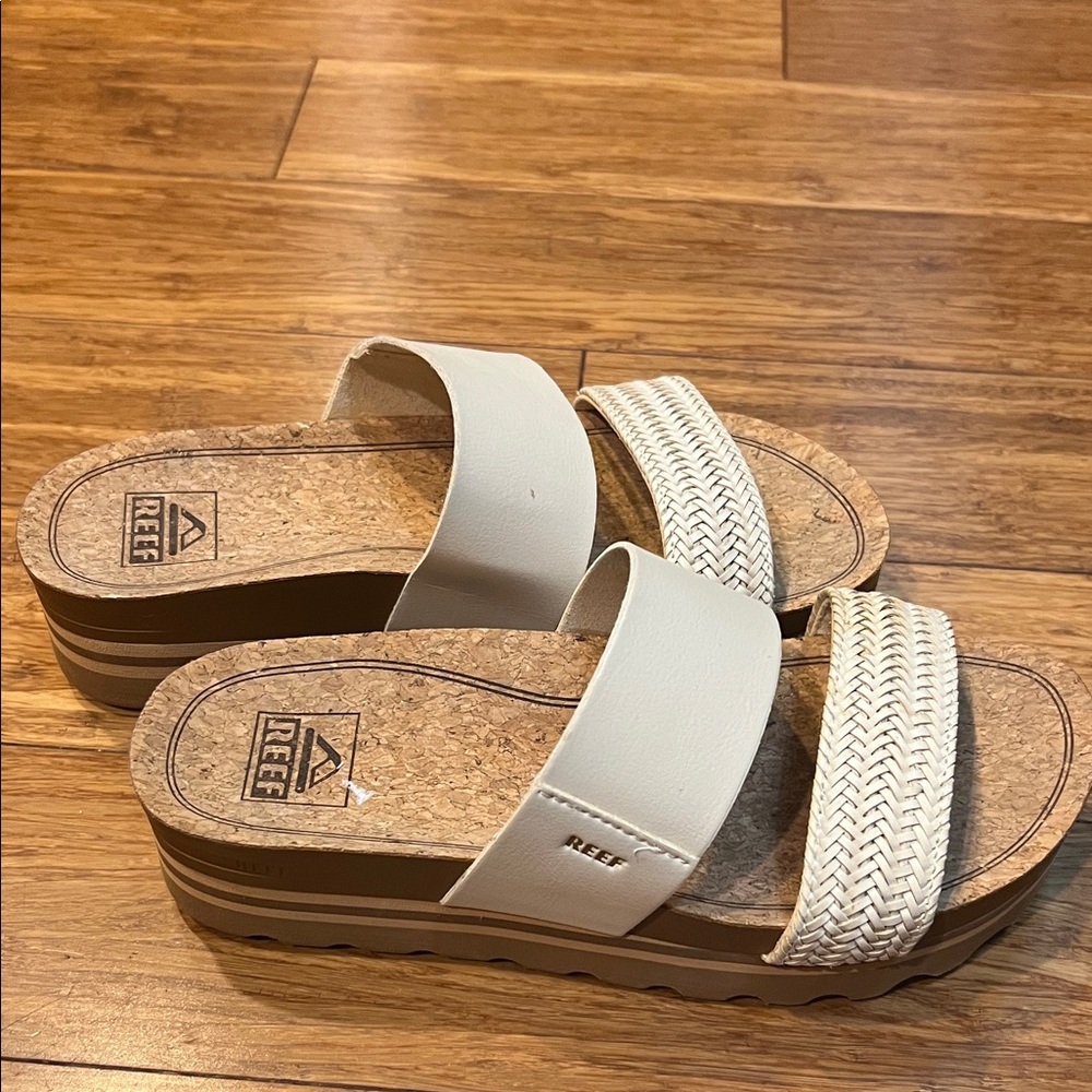 Reef Women's Cream Slide Sandals